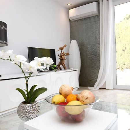 R02 Luxury Apartment In Villa With Pool And Garden Марбелья Екстер'єр фото