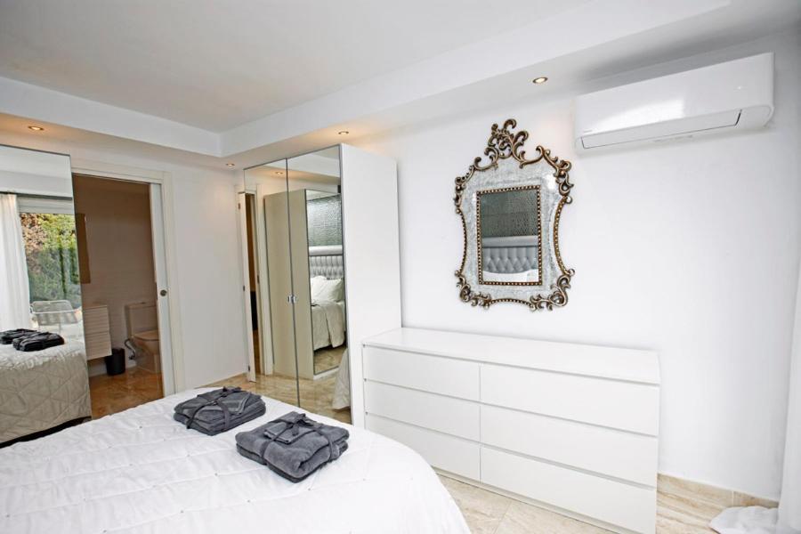 R02 Luxury Apartment In Villa With Pool And Garden Марбелья Екстер'єр фото